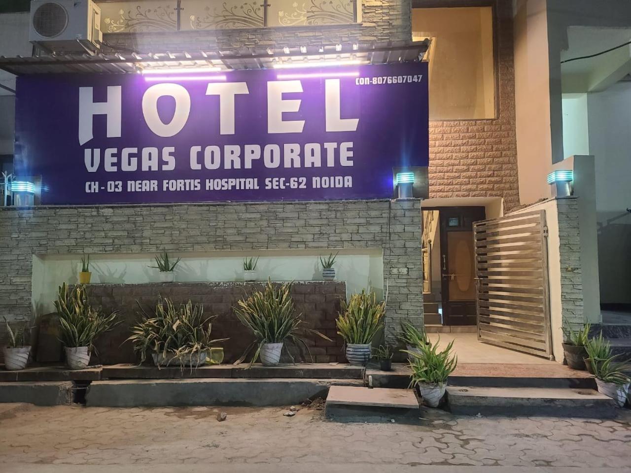 Hotel Vegas Corporate Suites Noida Exterior foto